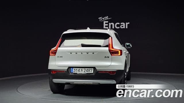 Volvo XC40 B4 Inscription, 2021 4