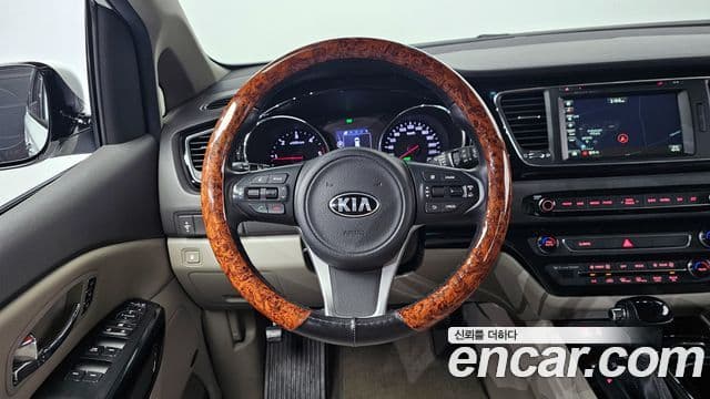 Kia All New Carnival Noblesse, 2016 13