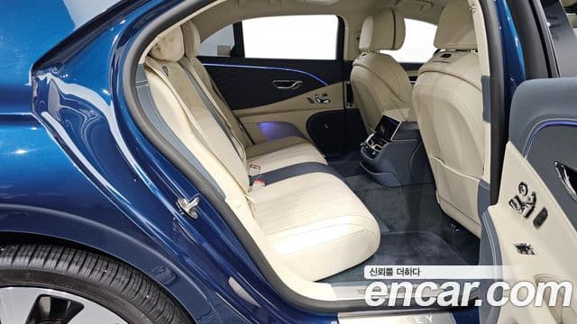 Bentley Flying Spur 3세대 4.0 Azure, 2024 12