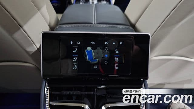 Bentley Flying Spur 3세대 4.0 Azure, 2024 18