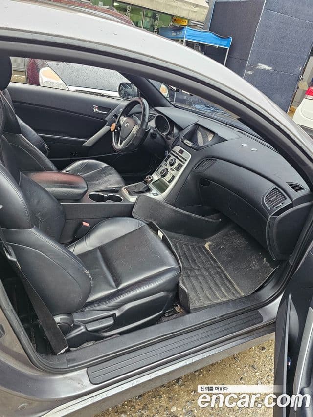 Hyundai Genesis купе 200 турбо P, 2009 7