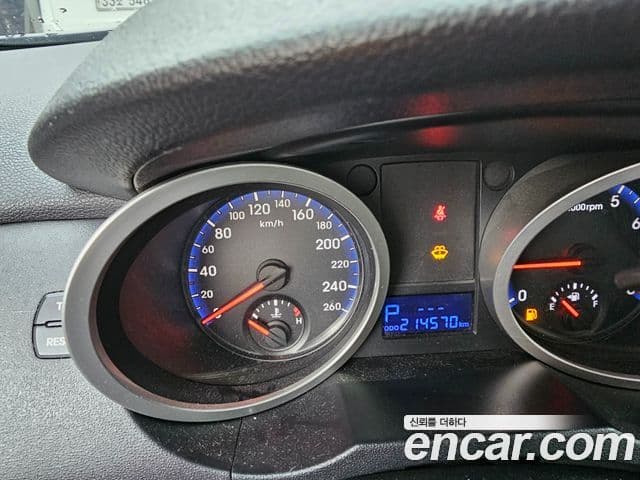 Hyundai Genesis купе 200 турбо P, 2009 8