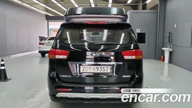Kia All New Carnival Prestige, 2015 4