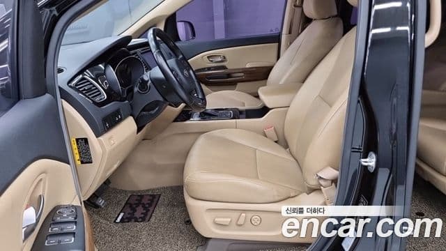 Kia All New Carnival Prestige, 2015 10