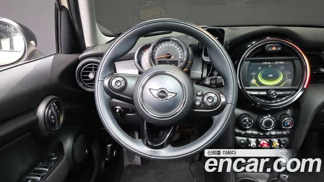 Mini Cooper D 3세대, 2015 13
