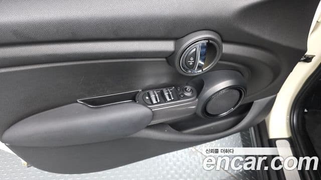 Mini Cooper D 3세대, 2015 18