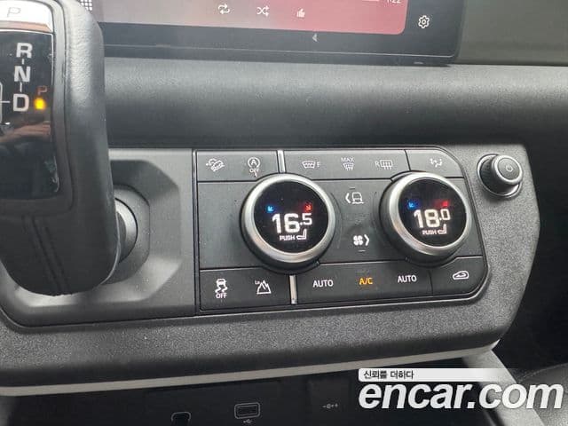 Land Rover Defender (L663) 90 D250 SE, 2023 12