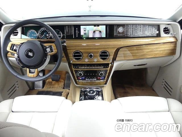 Rolls-Royce 팬텀 6.7 EWB V12, 2023 7