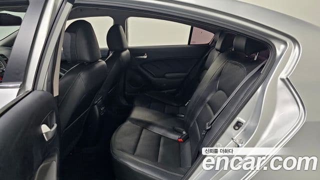 Kia K3 Trendy, 2014 13