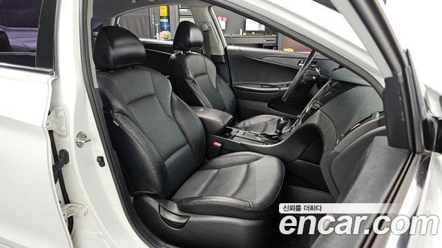 Hyundai YF Sonata Prime, 2012 10