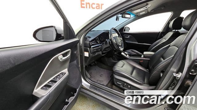 Kia Niro Plus Air, 2023 10