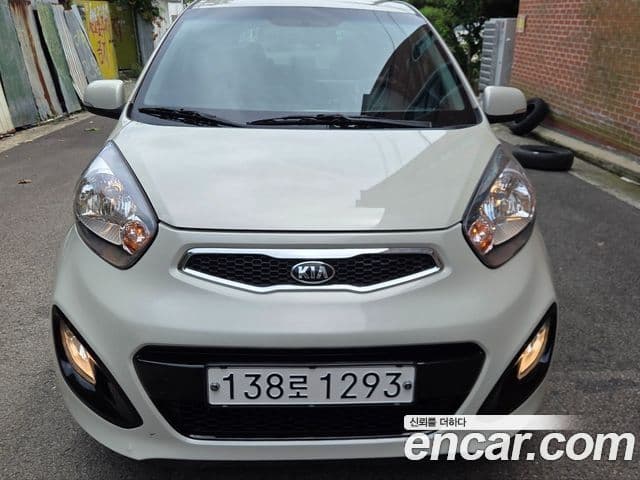Kia All New Morning Deluxe Trendy, 2014 1