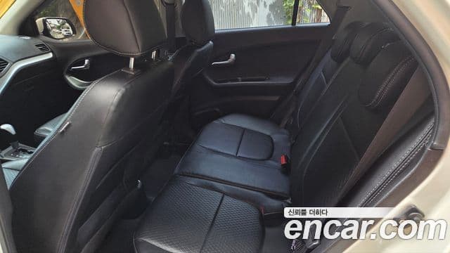 Kia All New Morning Deluxe Trendy, 2014 9