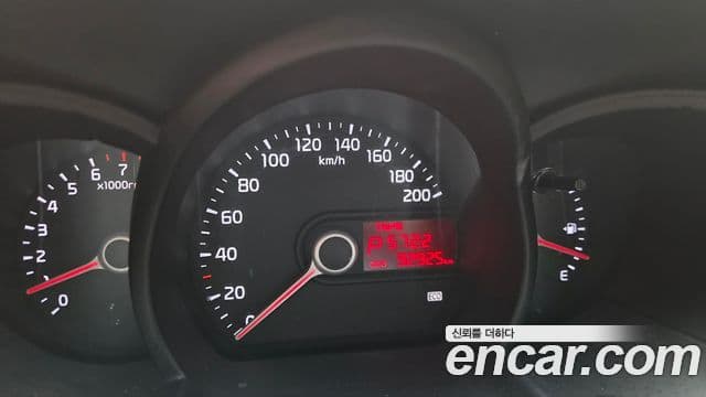 Kia All New Morning Deluxe Trendy, 2014 10