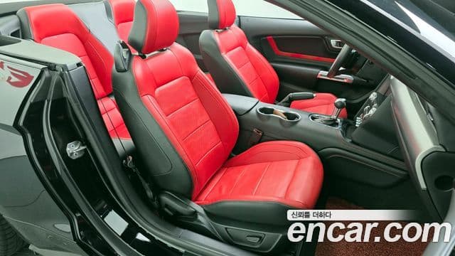 Ford Mustang кабриолет, 2023 12