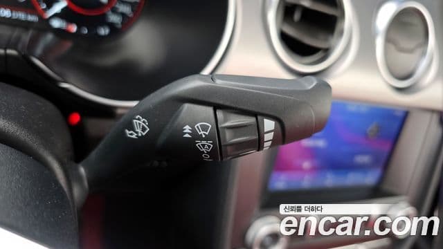 Ford Mustang кабриолет, 2023 15