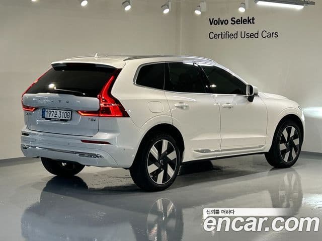 Volvo XC60 2세대 T8 Ultra Bright, 2025 2