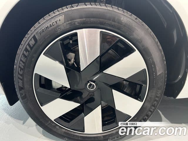 Volvo XC60 2세대 T8 Ultra Bright, 2025 все фото