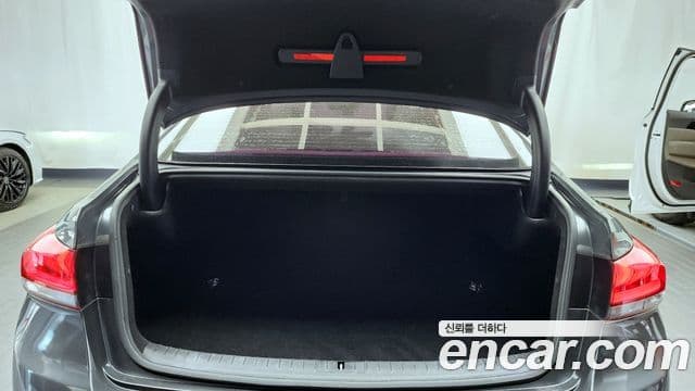 Genesis G80 Premium Luxury, 2018 20