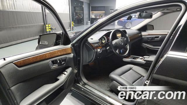 Mercedes-Benz E-класс W212 E200 CGI, 2012 10