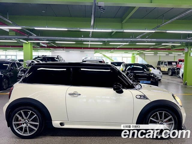 Mini Cooper S 2세대, 2010 14