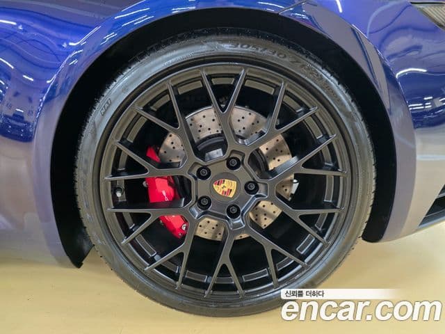 Porsche 911 (992) Carrera 4 GTS кабриолет, 2024 все фото