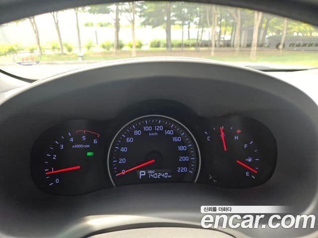 Kia Carnival R Premium, 2013 13