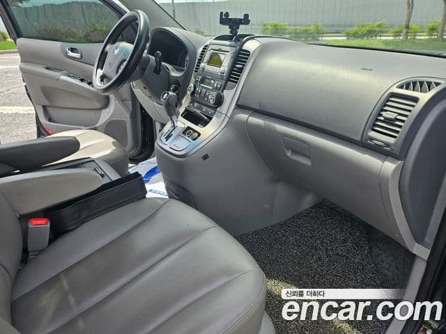Kia Carnival R Premium, 2013 14