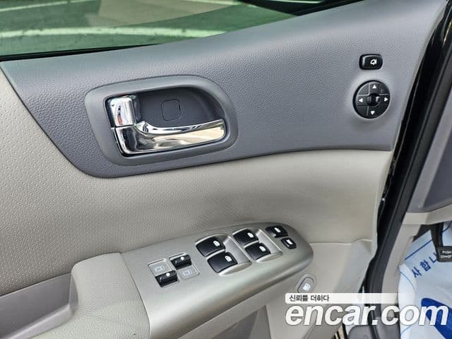 Kia Carnival R Premium, 2013 19