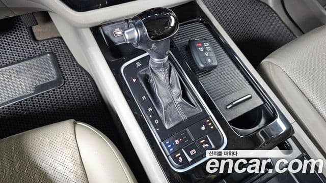 Kia All New Carnival Prestige, 2015 9