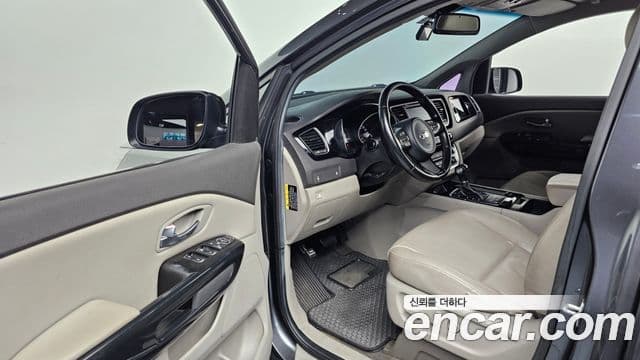 Kia All New Carnival Prestige, 2015 10