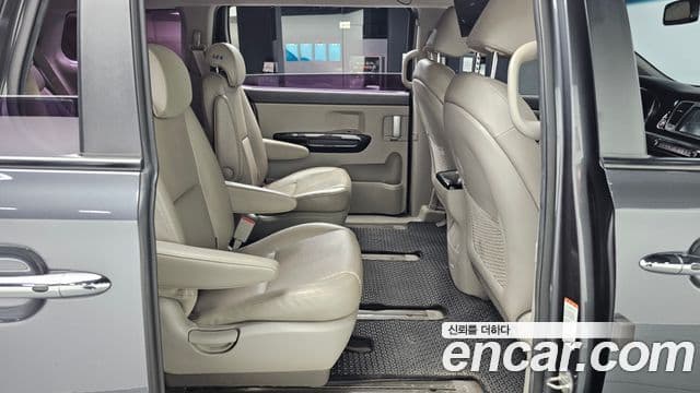 Kia All New Carnival Prestige, 2015 12