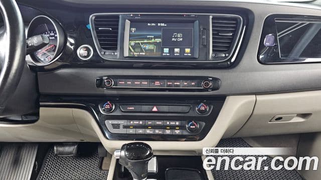 Kia All New Carnival Prestige, 2015 15