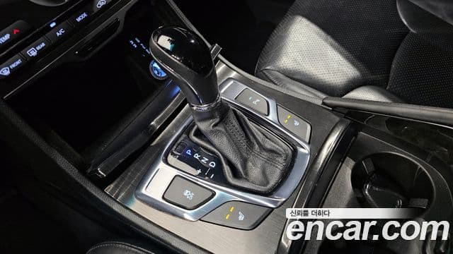 Hyundai Grandeur HG Modern, 2016 9