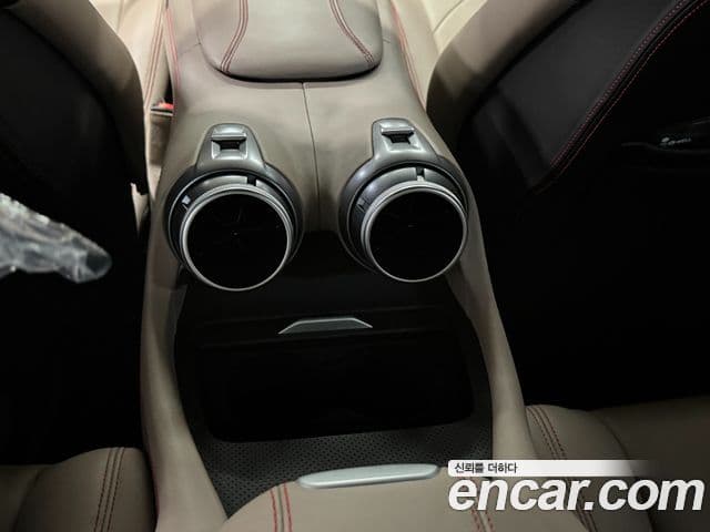 Ferrari GTC4 루쏘, 2018 13