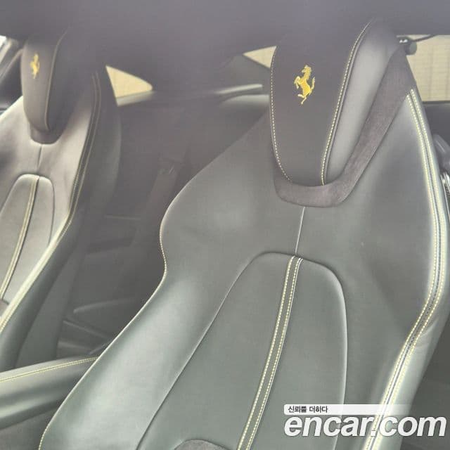 Ferrari 로마, 2021 15