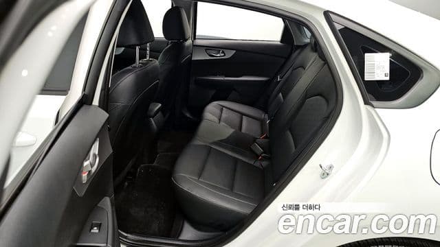 Kia The / новый New K3 2세대 Prestige, 2022 11