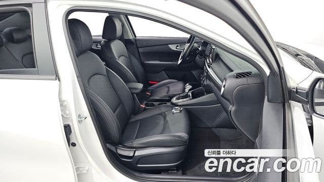 Kia The / новый New K3 2세대 Prestige, 2022 13