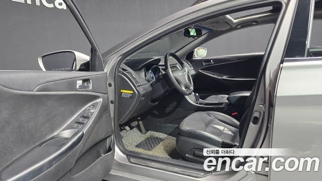 Hyundai YF Sonata LPI top, 2011 10