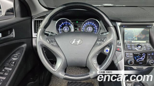 Hyundai YF Sonata LPI top, 2011 13