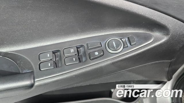 Hyundai YF Sonata LPI top, 2011 18