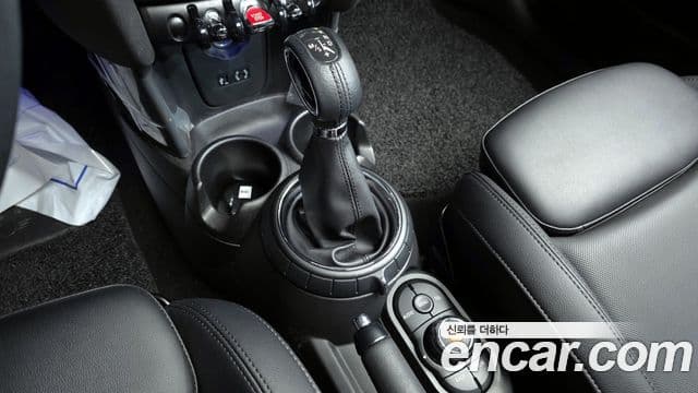 Mini Cooper D 3세대, 2016 9