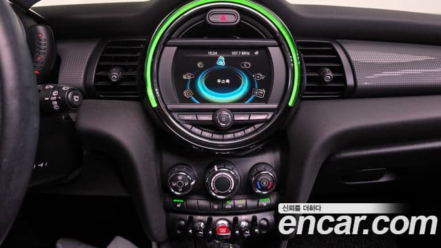 Mini Cooper D 3세대, 2016 14