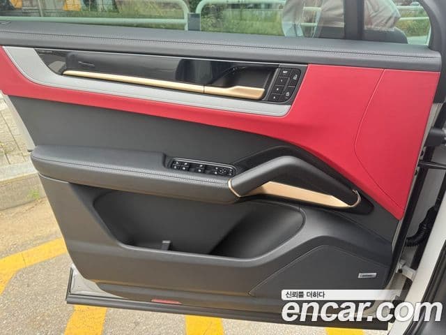 Porsche Cayenne (PO536) 3.0 купе, 2025 16