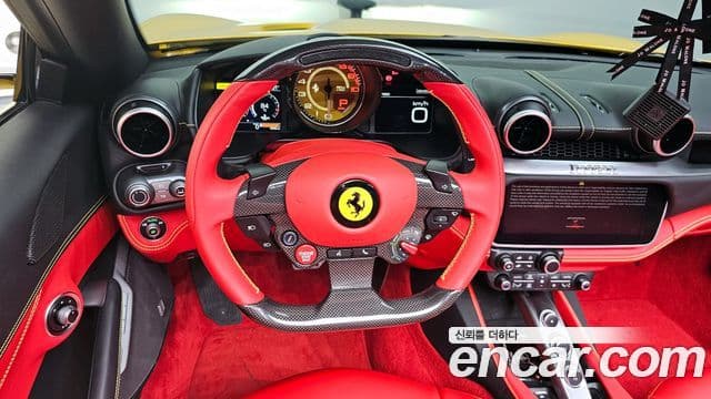 Ferrari 포르토피노 M 3.9 V8, 2023 13
