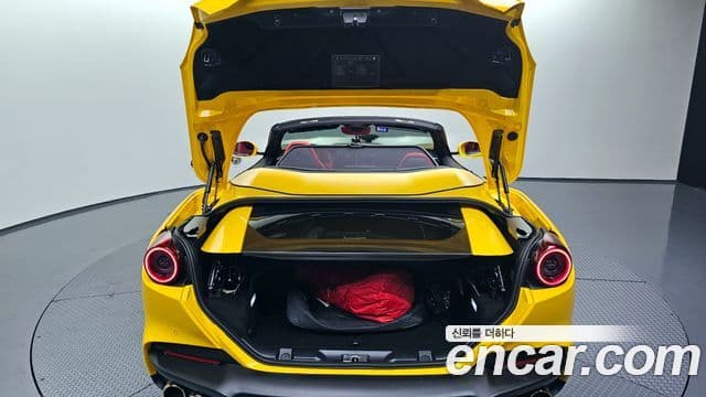 Ferrari 포르토피노 M 3.9 V8, 2023 20