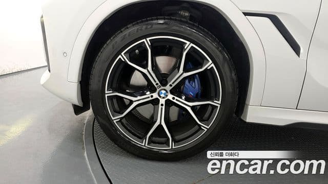 BMW X6 (G06) xDrive40i M Sport, 2023 все фото