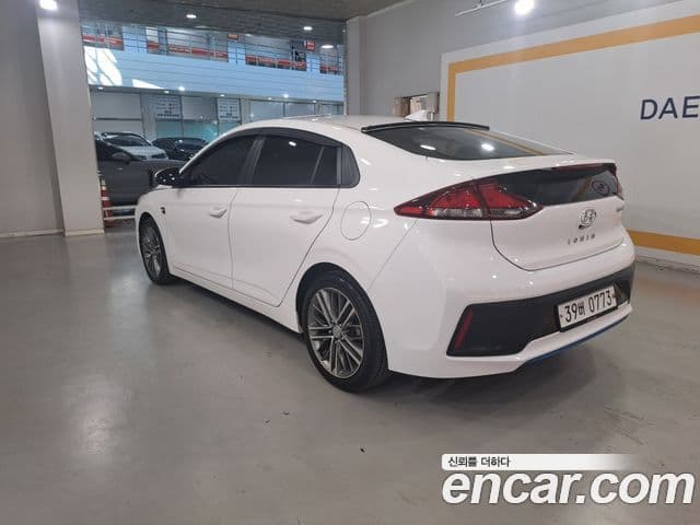 Hyundai Ioniq гибрид, 2016 4