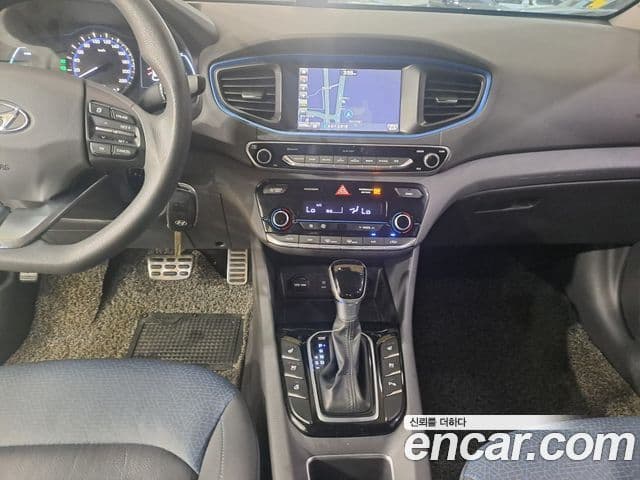 Hyundai Ioniq гибрид, 2016 10