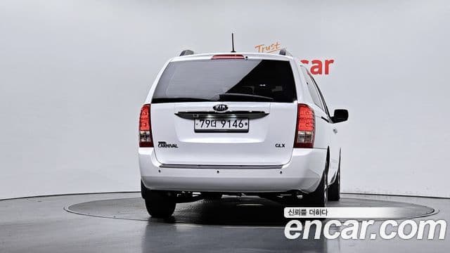 Kia Carnival R Premium, 2014 4